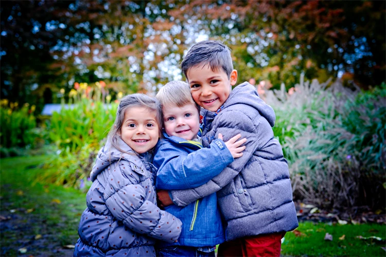 Thijs, Sien & Nathan - the little ones fotoshoot door Anuja Fotografie